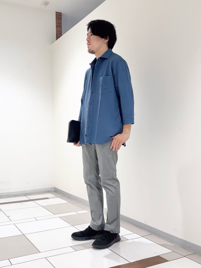 及川さんの「TAKEO KIKUCHI｜【全7サイズ&times;8色展開！】トップマルチヘリンボン パンツ」を使ったコーディネート