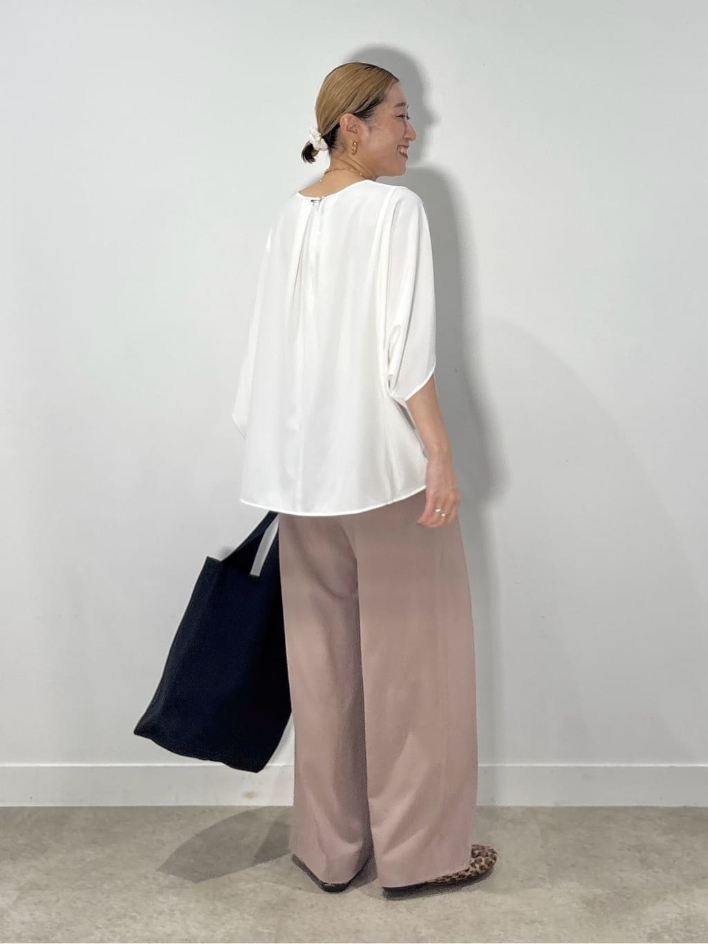 kotakiさんの「INDIVI｜【UVケア／SETUP可能】エアリージョーゼット ワイドパンツ」を使ったコーディネート