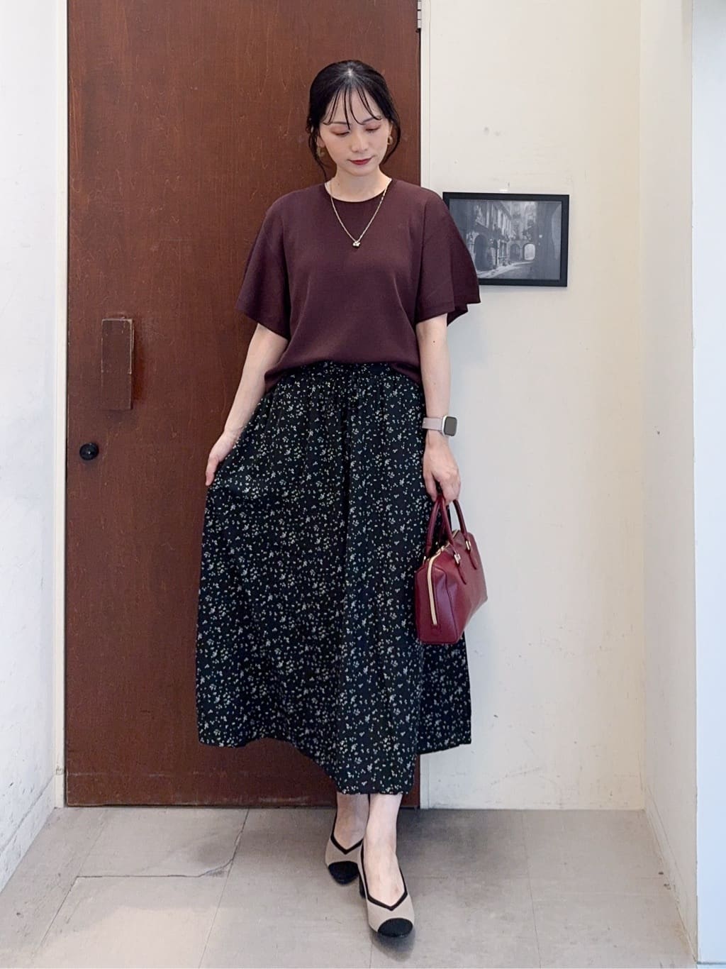 𝐇𝐢𝐫𝐨𝐦𝐢さんの「SHOO･LA･RUE｜【S-LL】二の腕はカバーして魅せる フレアスリーブニット」を使ったコーディネート
