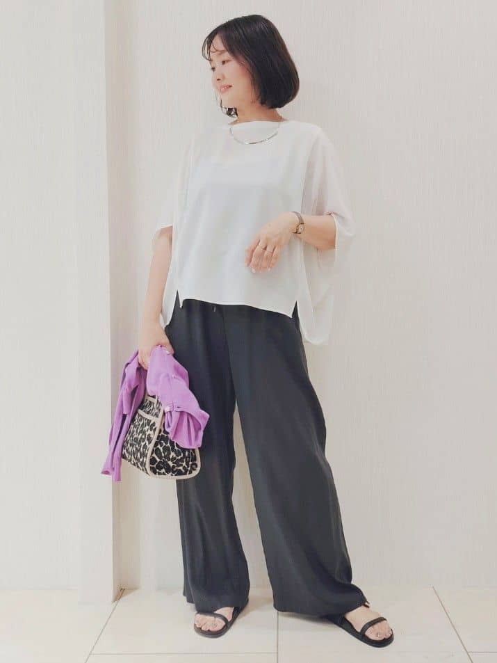 naokoさんの「UNTITLED｜【洗える/スキッパー】フレンチスリーブシアーブラウス」を使ったコーディネート