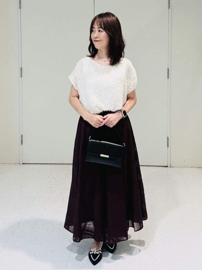 makiさんの「UNTITLED｜【セットアップ可/洗える】フェザーフレンチスリーブブラウス」を使ったコーディネート