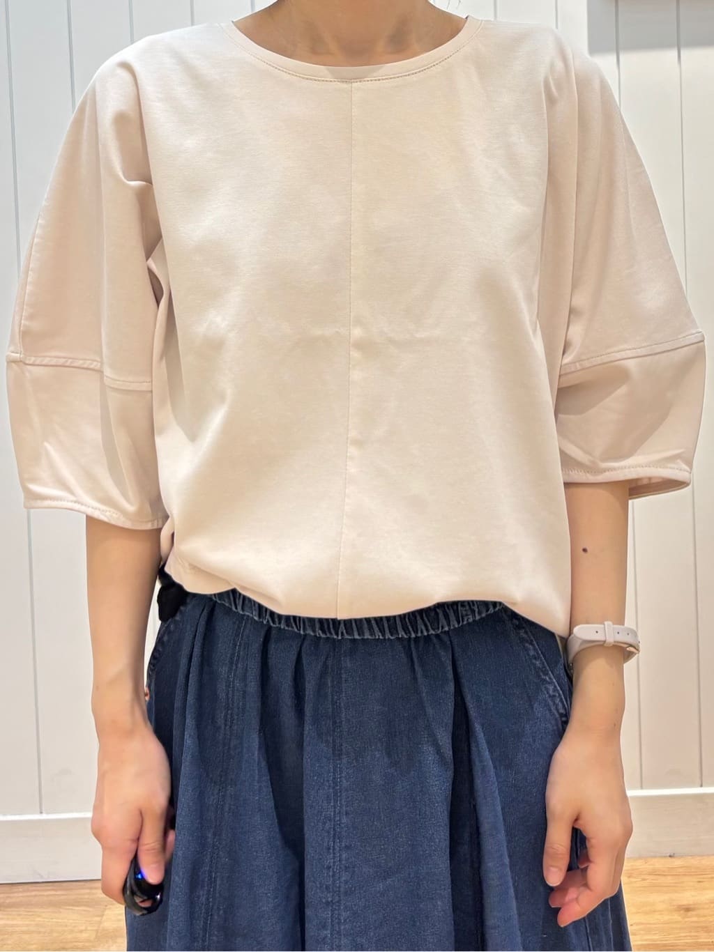 OKADAさんの「Dessin｜【二の腕カバー／UVカット】ランタンスリーブカットソー」を使ったコーディネート