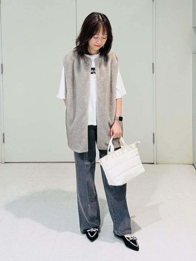 makiさんの「UNTITLED｜【コットン100/ゆったり/ショート丈/洗える】ベロアロゴTシャツ」を使ったコーディネート