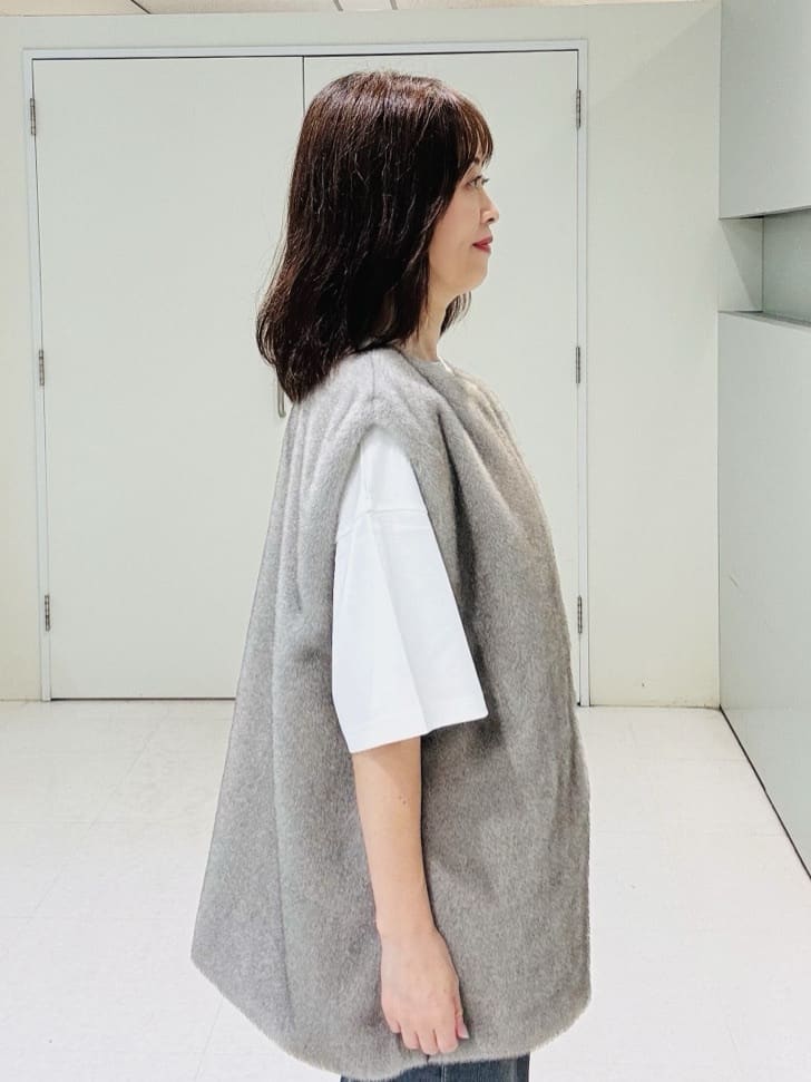 makiさんの「UNTITLED｜【コットン100/ゆったり/ショート丈/洗える】ベロアロゴTシャツ」を使ったコーディネート