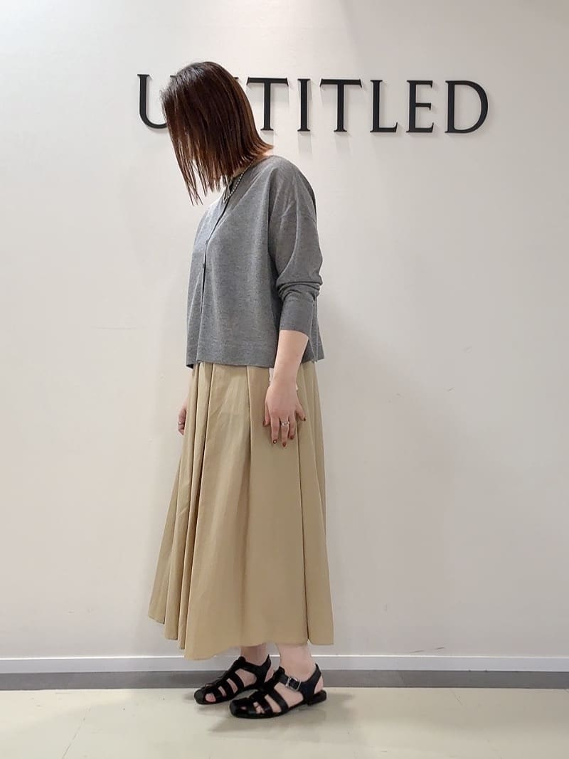 YUIさんの「UNTITLED｜【前後2WAY/アンサンブル可/ゆったり】シアーカーディガン」を使ったコーディネート