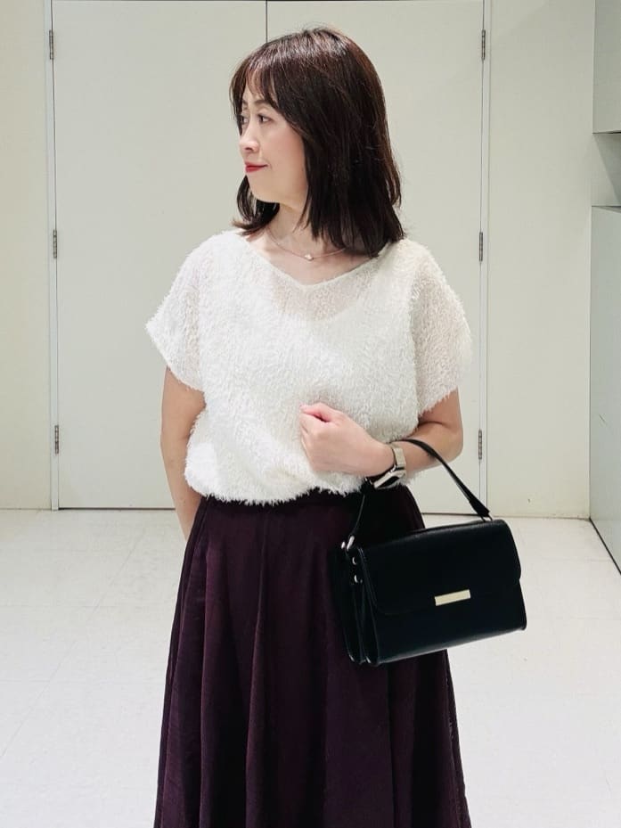 makiさんの「UNTITLED｜【セットアップ可/洗える】フェザーフレンチスリーブブラウス」を使ったコーディネート