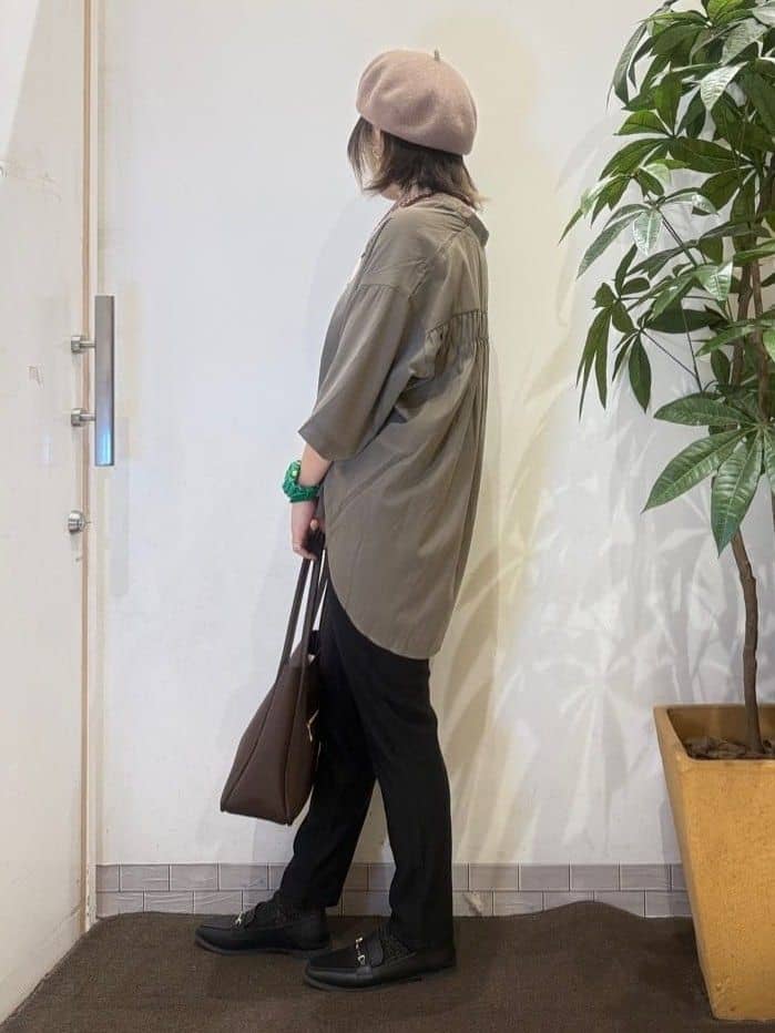 misakiさんの「SHOO･LA･RUE｜【S-LL/洗濯後しわになりにくい】バックギャザーがアクセント スッキパーブラウス」を使ったコーディネート