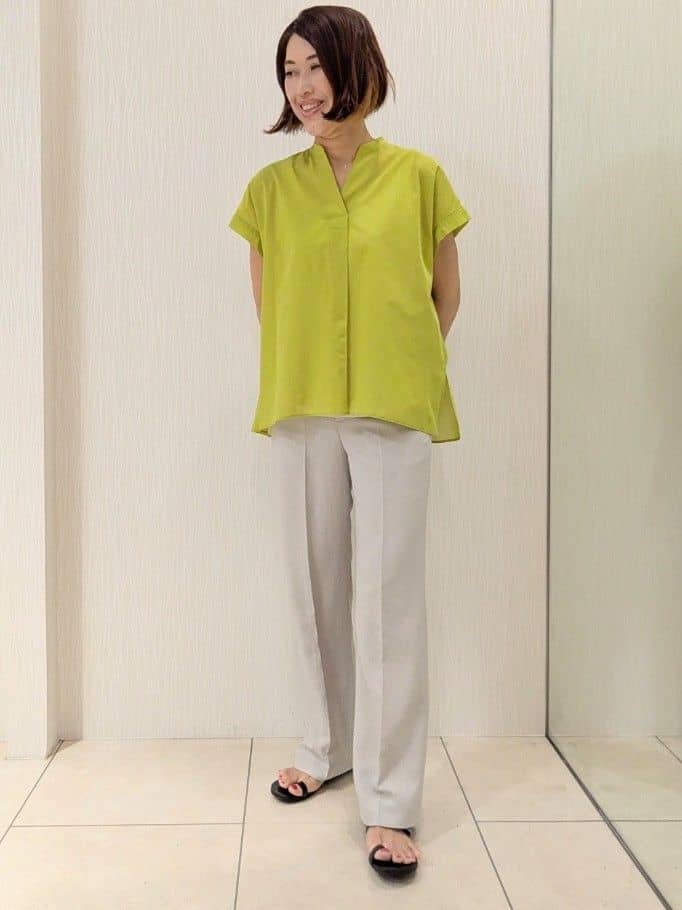 u-macoさんの「UNTITLED｜【洗える/スキッパー】フレンチスリーブシアーブラウス」を使ったコーディネート