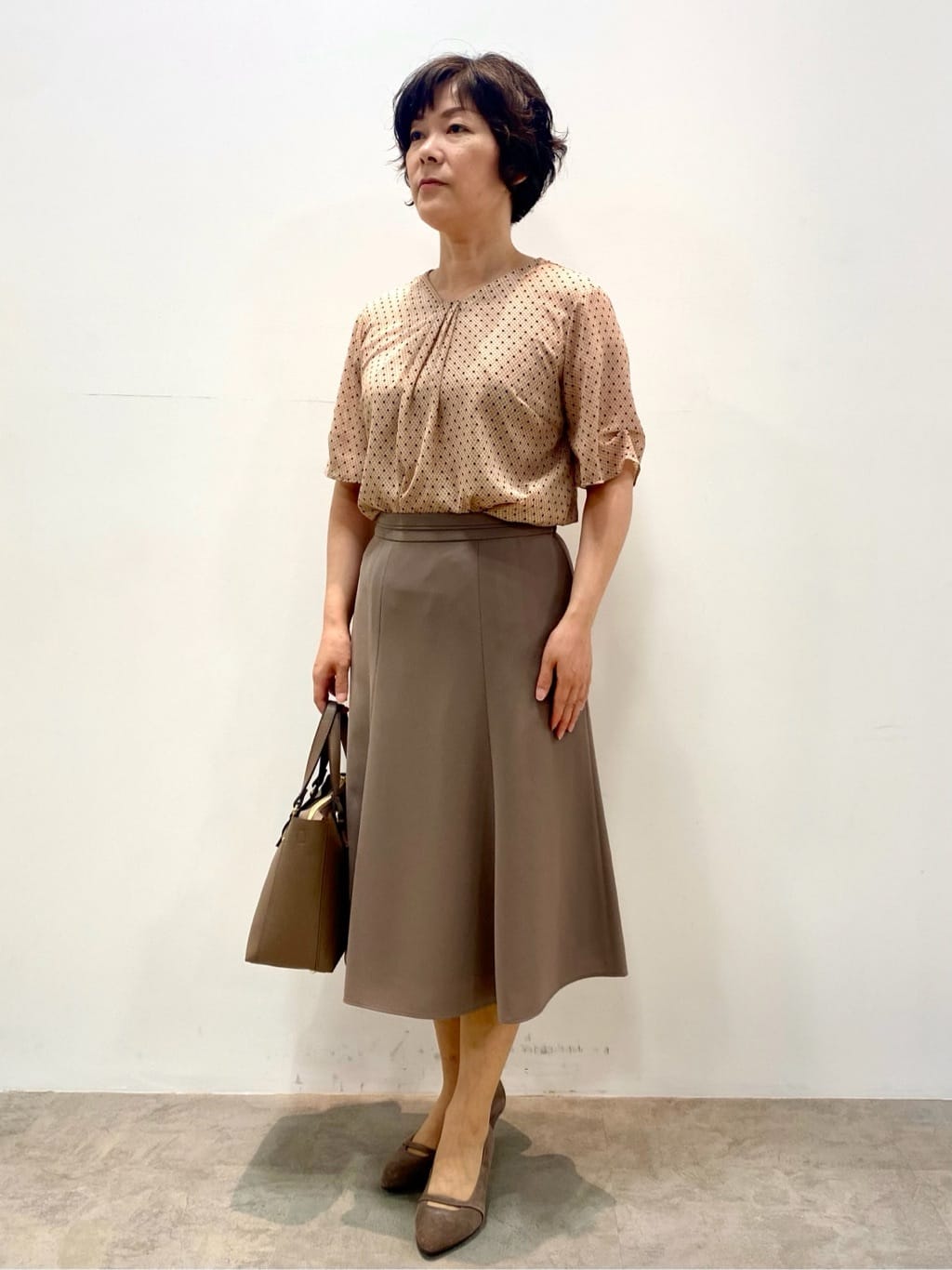 oharaさんの「Reflect｜【WEB先行カラーあり／手洗い可／アンサンブル可】バイカラーカーディガン」を使ったコーディネート