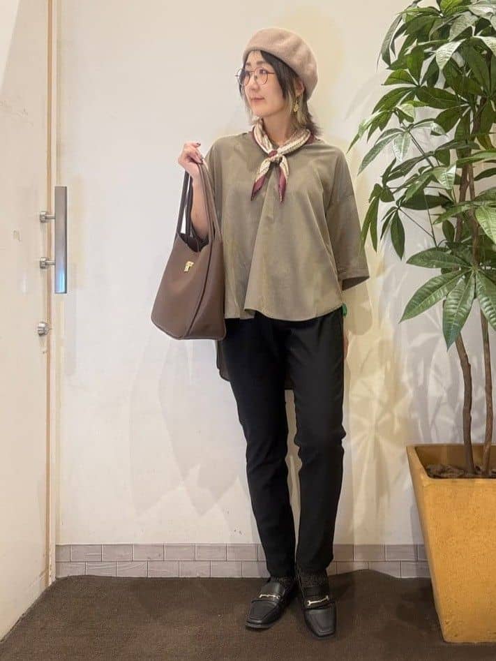 misakiさんの「SHOO･LA･RUE｜【S-LL/洗濯後しわになりにくい】バックギャザーがアクセント スッキパーブラウス」を使ったコーディネート