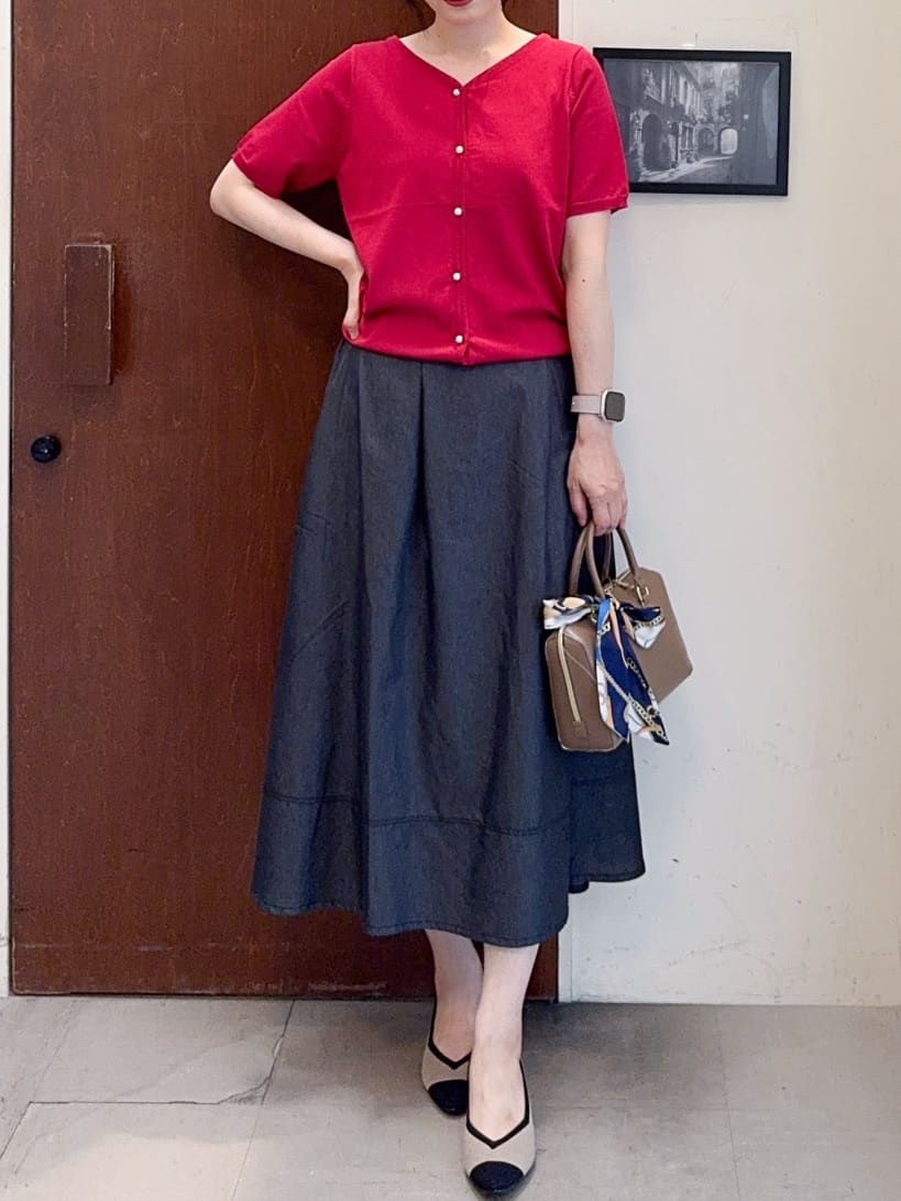 𝐇𝐢𝐫𝐨𝐦𝐢さんの「SHOO･LA･RUE｜【洗える/S-LL/前後2WAY】きれい見え 刺繍ニットカーディガン」を使ったコーディネート