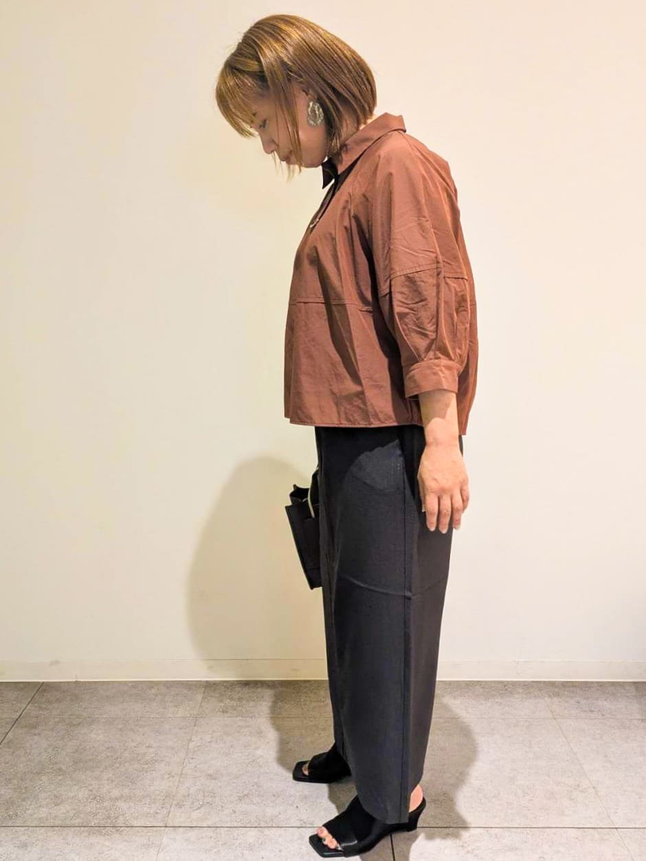 yosiさんの「OPAQUE.CLIP｜切替フォルムシャツ【洗濯機洗い可】」を使ったコーディネート