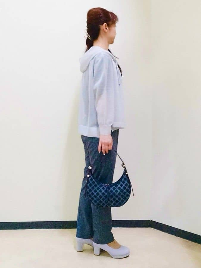 花さんの「Reflect｜【寒暖差対策に◎／手洗い可／旅行や通勤に】フード付きシアーカーディガン」を使ったコーディネート