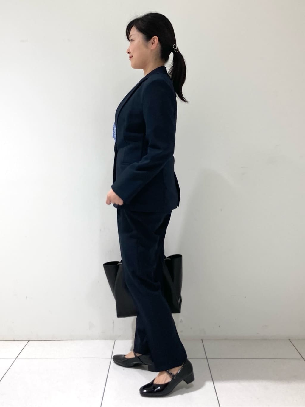 momokoさんの「INDIVI｜【定番スーツ／UVケア／洗える】ウール調テーラードジャケット」を使ったコーディネート