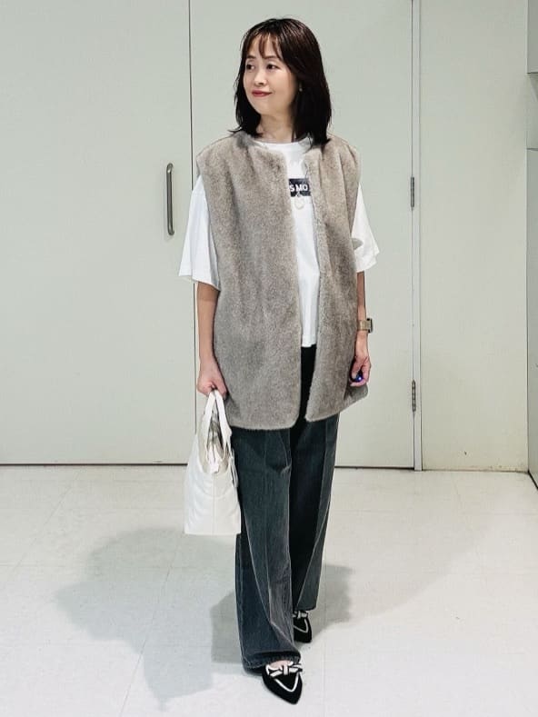 makiさんの「UNTITLED｜【コットン100/ゆったり/ショート丈/洗える】ベロアロゴTシャツ」を使ったコーディネート