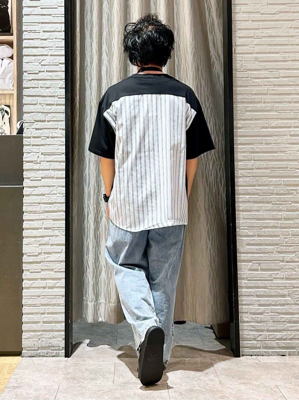 KENJI Iさんの「THE SHOP TK｜エシカルブロード切替Tシャツ 洗濯機OK」を使ったコーディネート