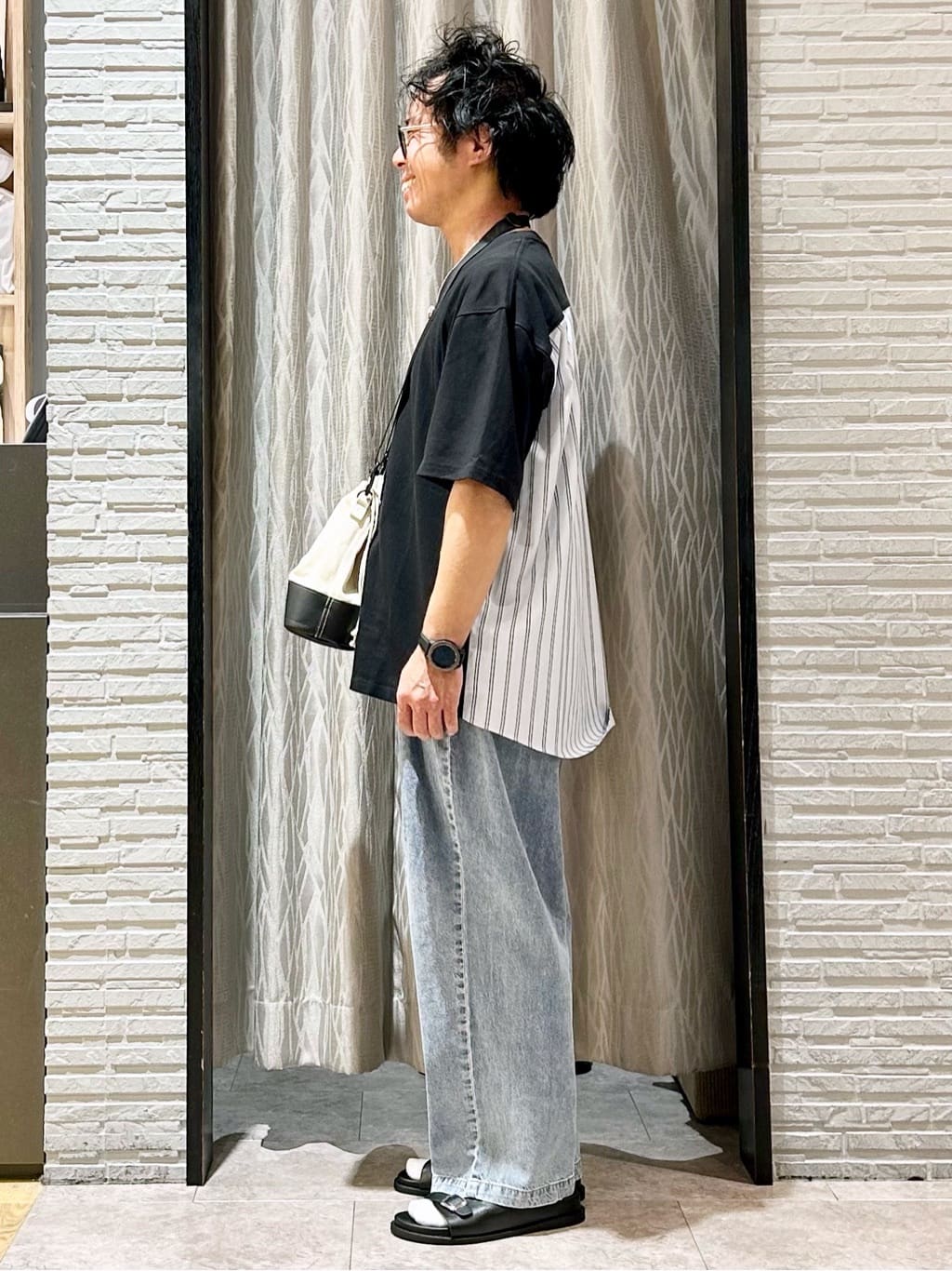 KENJI Iさんの「THE SHOP TK｜エシカルブロード切替Tシャツ 洗濯機OK」を使ったコーディネート
