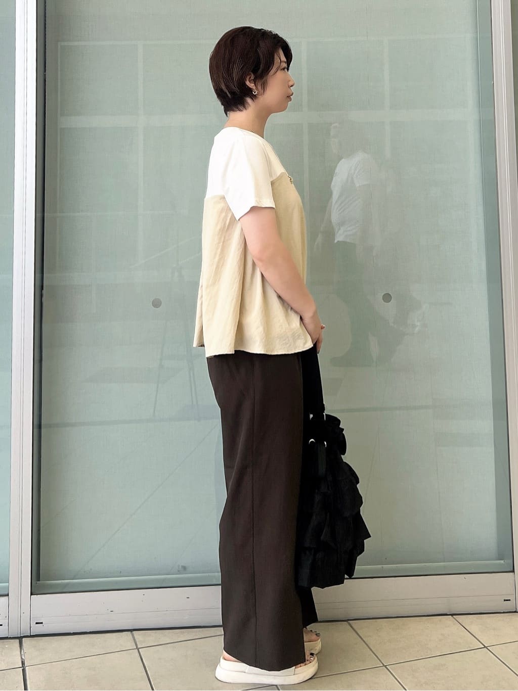 yo-koさんの「OPAQUE.CLIP｜ウエストサテン使いイージーワイドパンツ【洗濯機洗い可】」を使ったコーディネート