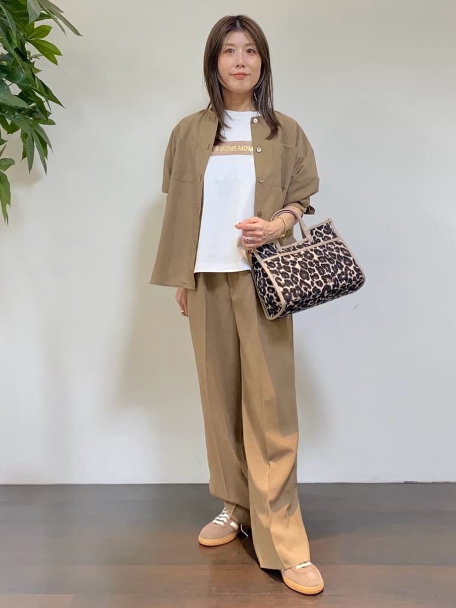 tomoさんの「UNTITLED｜【秋も着られる/セットアップ可】リラククールシャツ」を使ったコーディネート