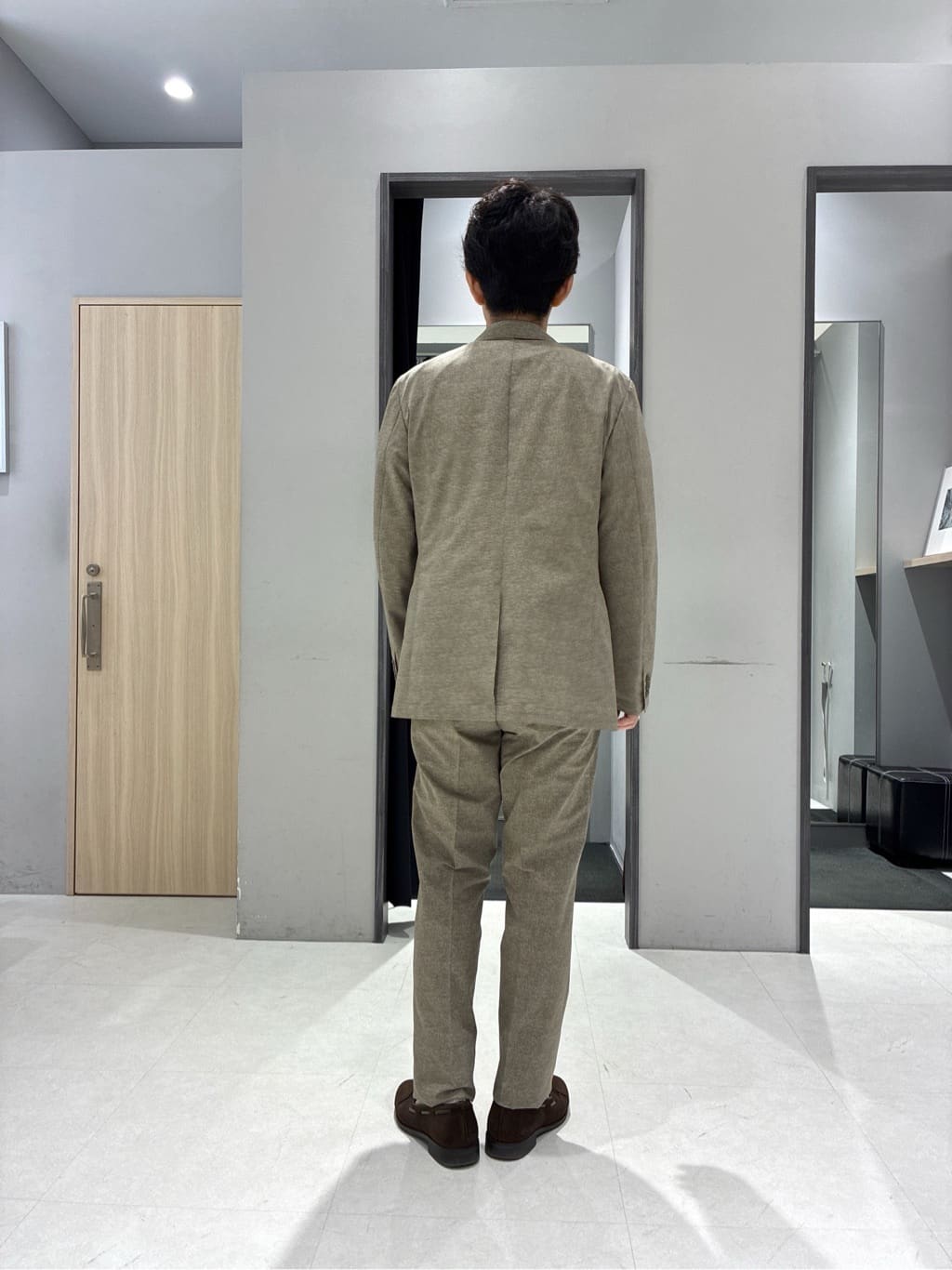 わいずみさんの「TAKEO KIKUCHI｜【抗菌防臭】COOL DOTS（R）ドビープリント ジャケット」を使ったコーディネート