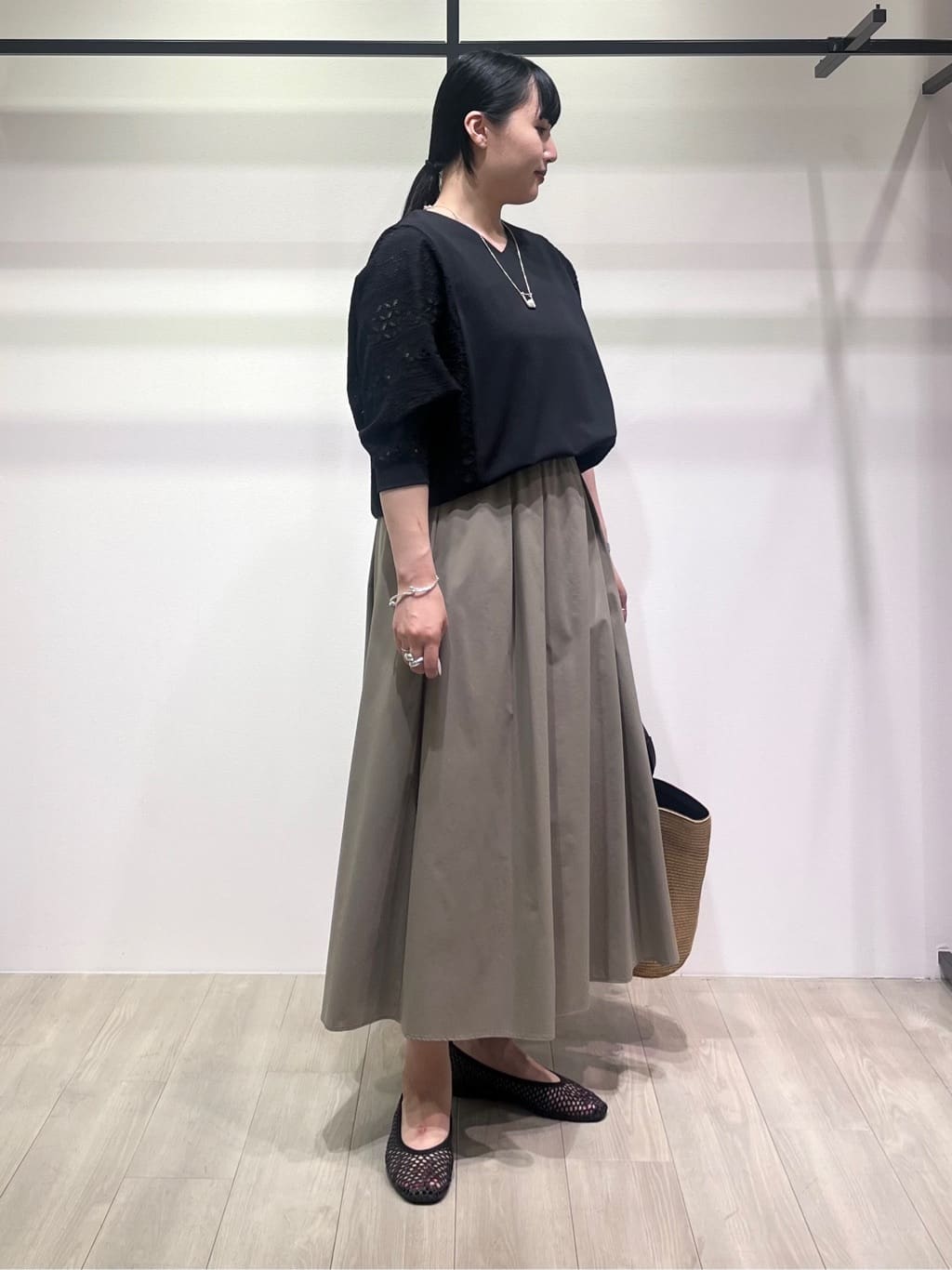 hasuさんの「INDIVI｜スクエアトップロングネックレス」を使ったコーディネート