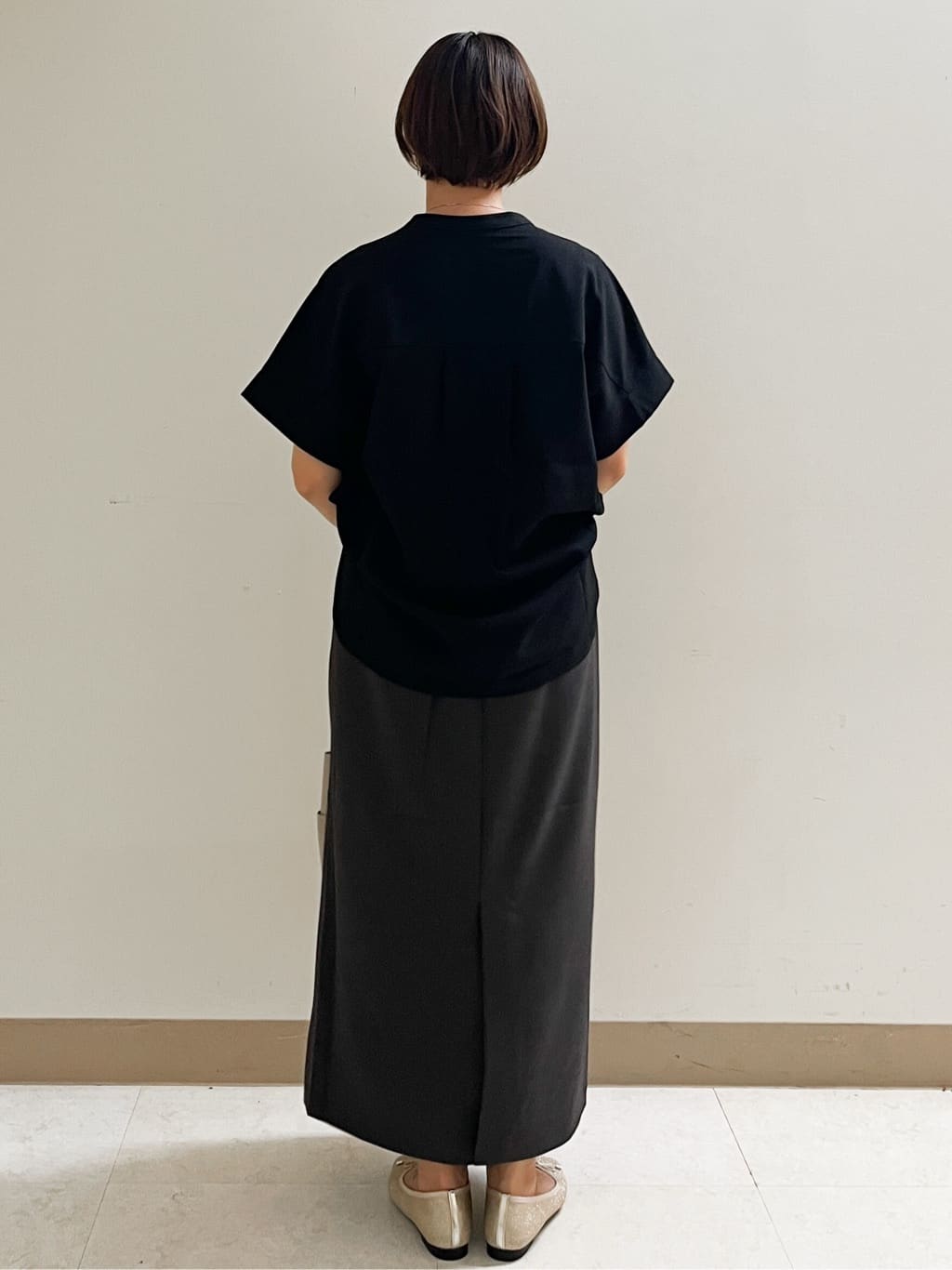 あかねさんの「OPAQUE.CLIP｜ラメストライプイージーナロースカート／セットアップ可【洗濯機洗い可／防シワ／吸水速乾】」を使ったコーディネート