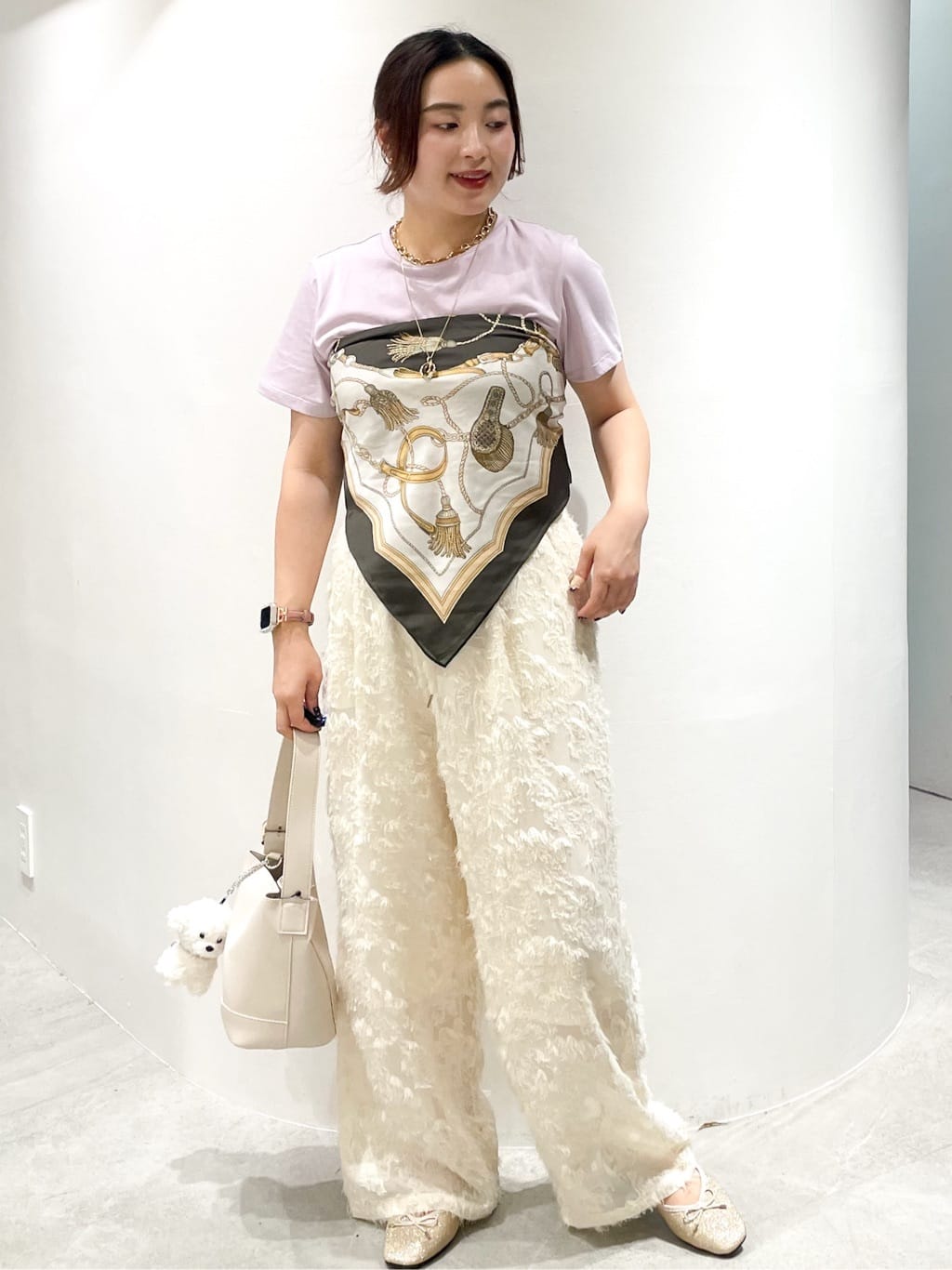 かりんさんの「OPAQUE.CLIP｜《5色展開》ベーシックTシャツ【洗濯機洗い可／UV／接触冷感】」を使ったコーディネート