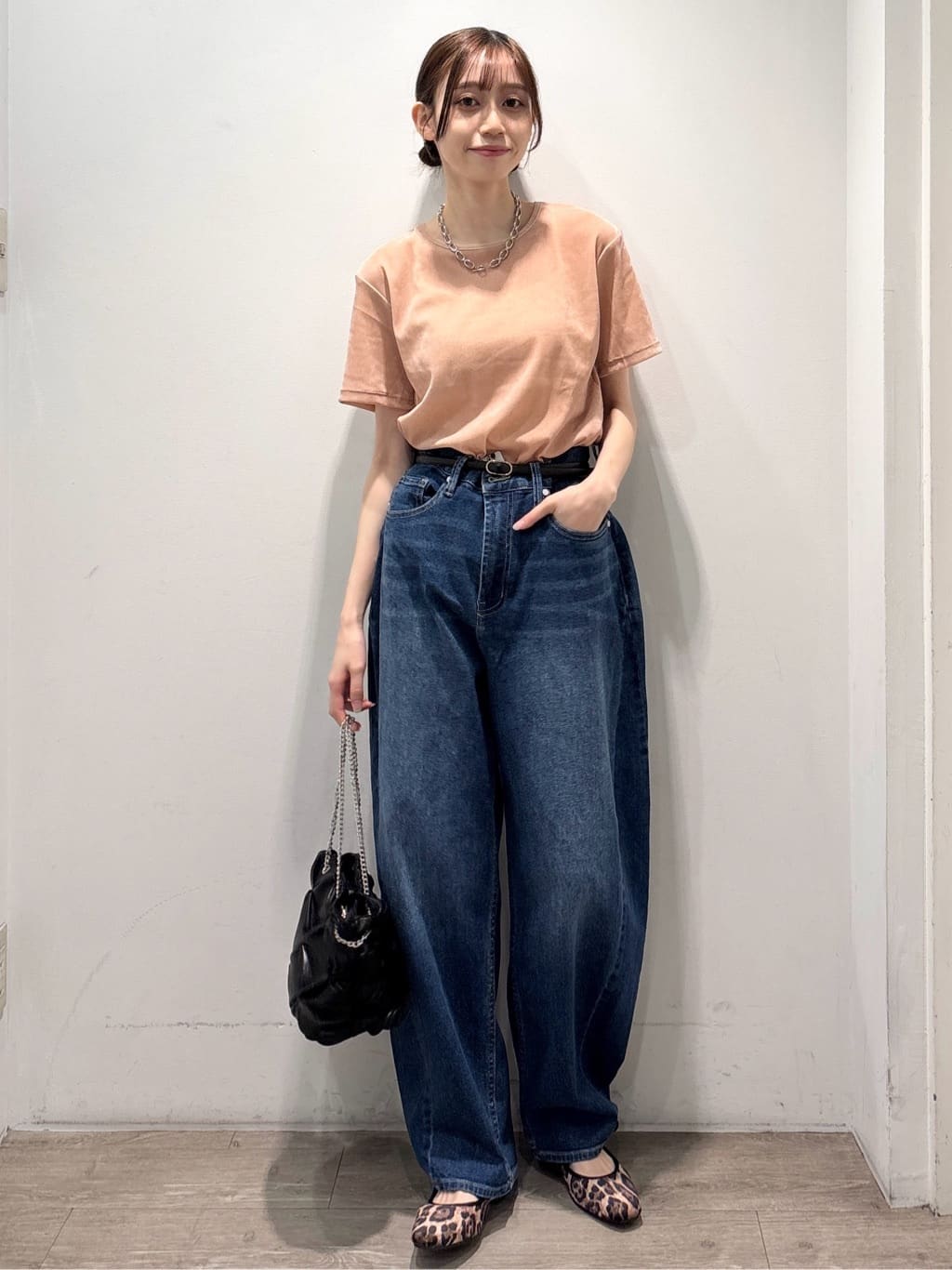 ぶまりんさんの「OPAQUE.CLIP｜フロッキーチュールTシャツ【洗濯機洗い可】」を使ったコーディネート