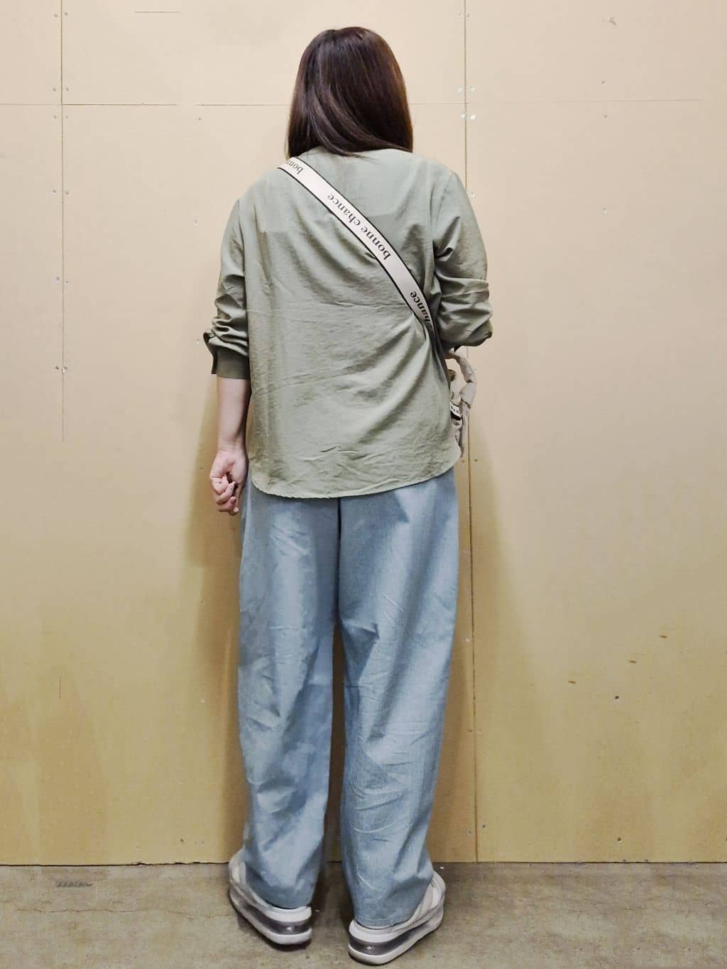 ひさえさんの「THE SHOP TK｜バレルレッグパンツ」を使ったコーディネート