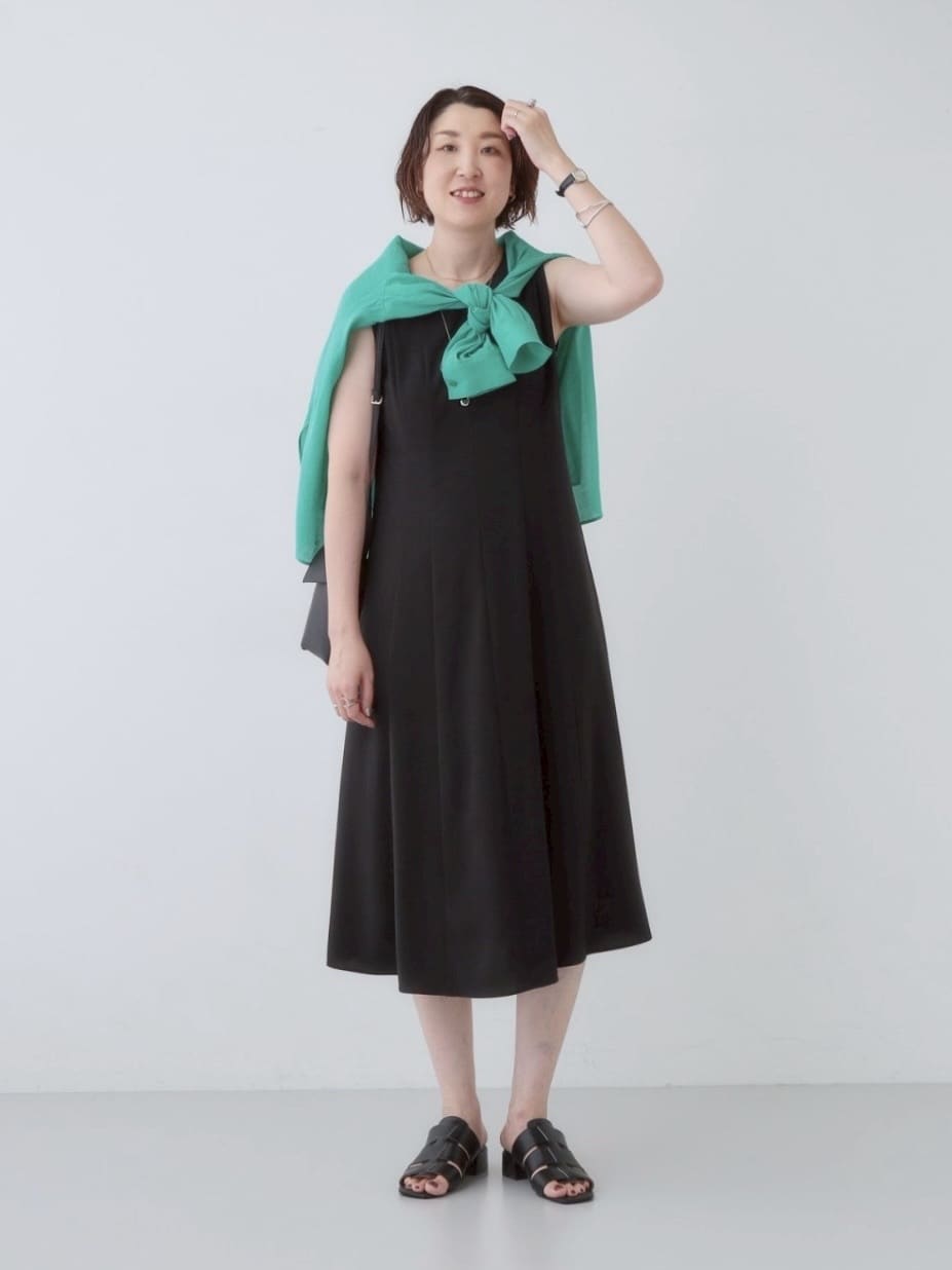 yuriさんの「INDIVI｜【美シルエット】ノースリーブワンピース」を使ったコーディネート