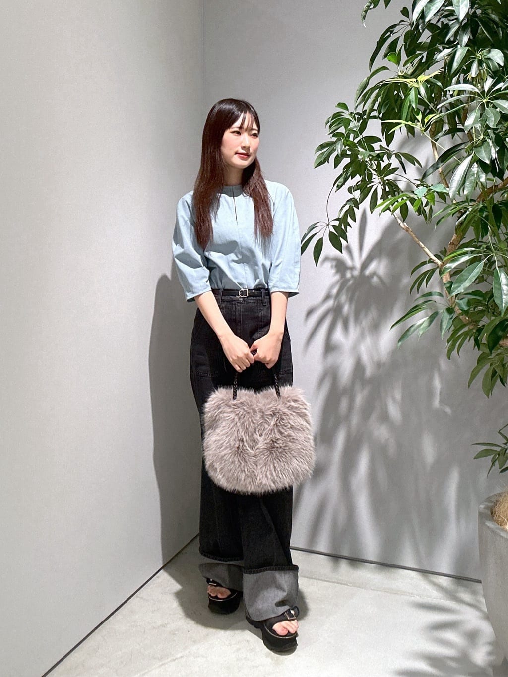 Renoさんの「INDIVI｜ボトルネックブラウス」を使ったコーディネート