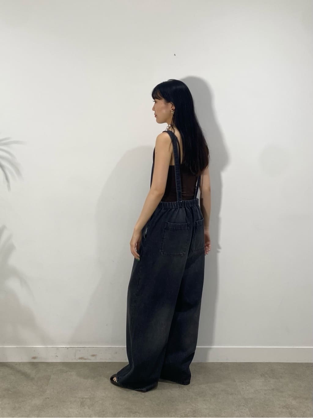 rinaさんの「INDIVI｜デニムサロペット」を使ったコーディネート