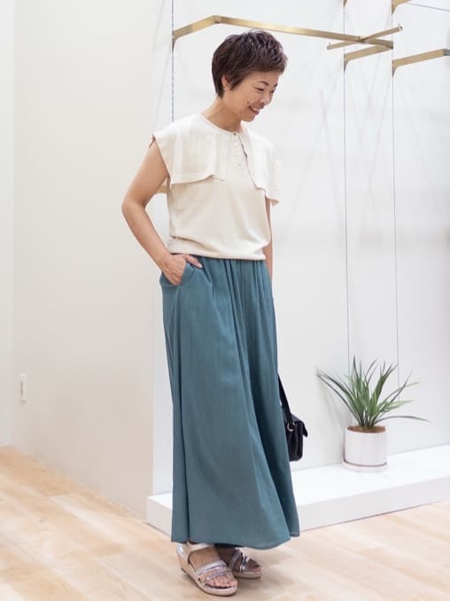 シュウコさんの「grove｜【ひんやり/UVカット】大人の可愛さ　セーラーカラーニット」を使ったコーディネート