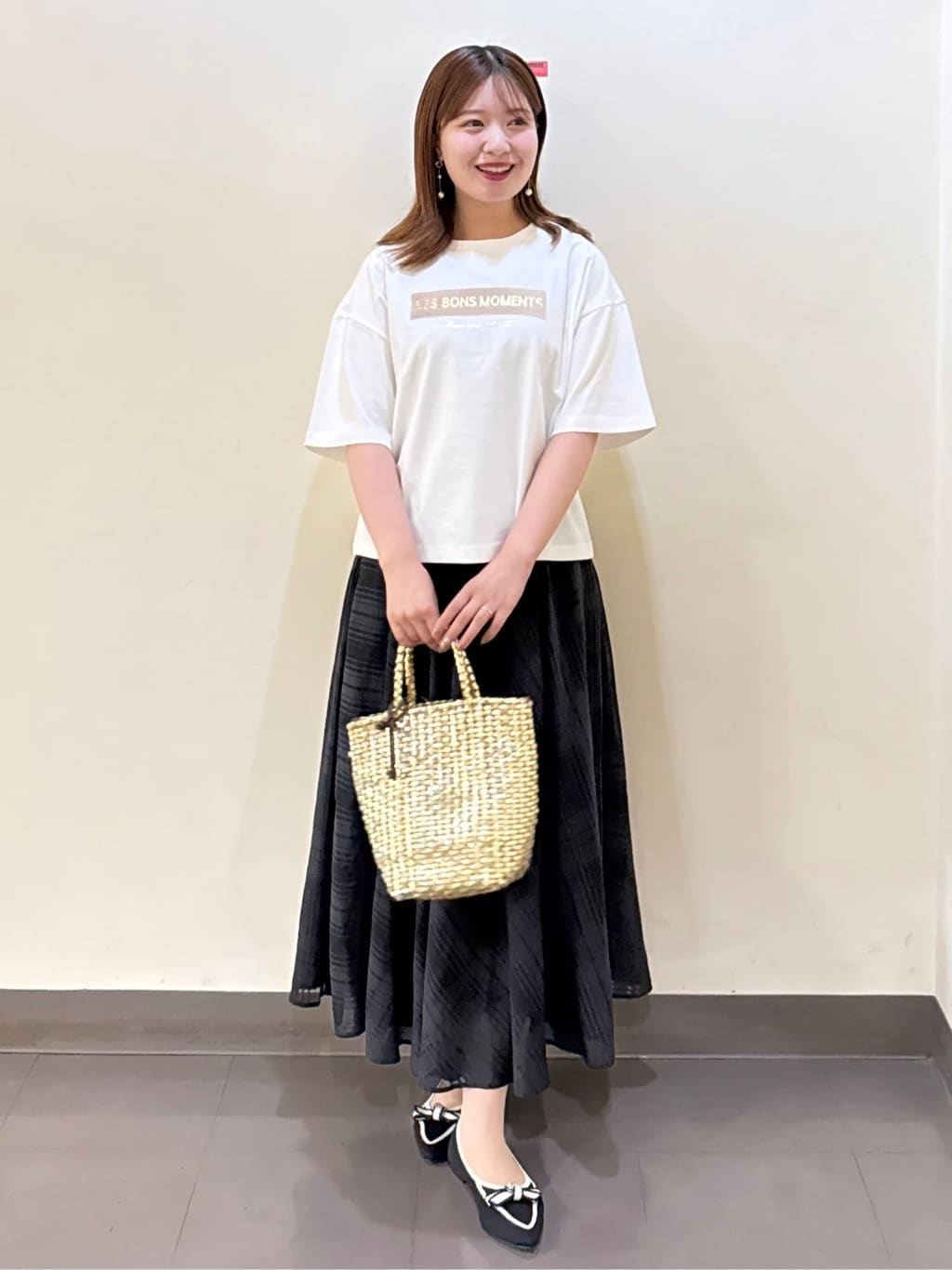 いくみさんの「UNTITLED｜【コットン100/ゆったり/ショート丈/洗える】ベロアロゴTシャツ」を使ったコーディネート