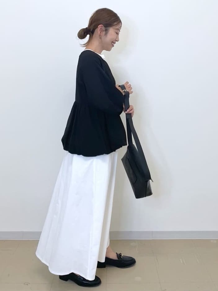 Akiさんの「OPAQUE.CLIP｜シアーバルーンペプラムブルゾン【洗える】」を使ったコーディネート