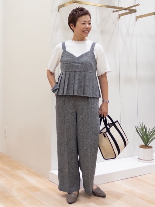シュウコさんの「grove｜【2点SET/体型カバー】夏から秋まで着まわせる！プリーツビスチェセットアップ」を使ったコーディネート