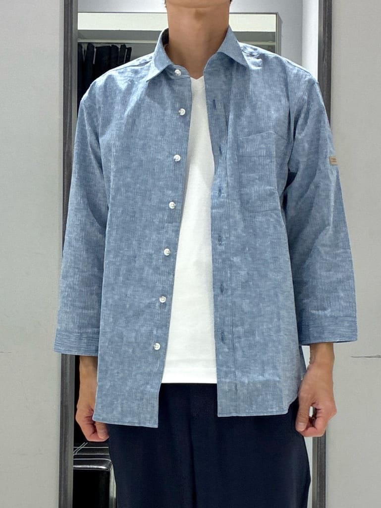 わいずみさんの「TAKEO KIKUCHI｜【多機能・軽量】シャドーライン リュック」を使ったコーディネート