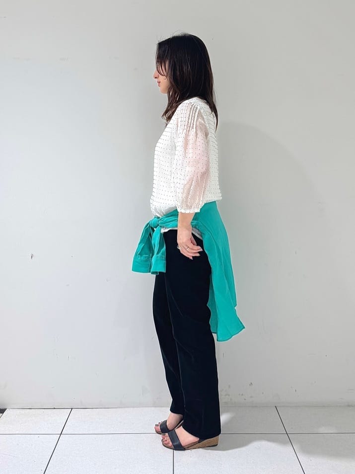 そんさんの「INDIVI｜【体型カバー／清涼感】シアーオーバーシャツ」を使ったコーディネート