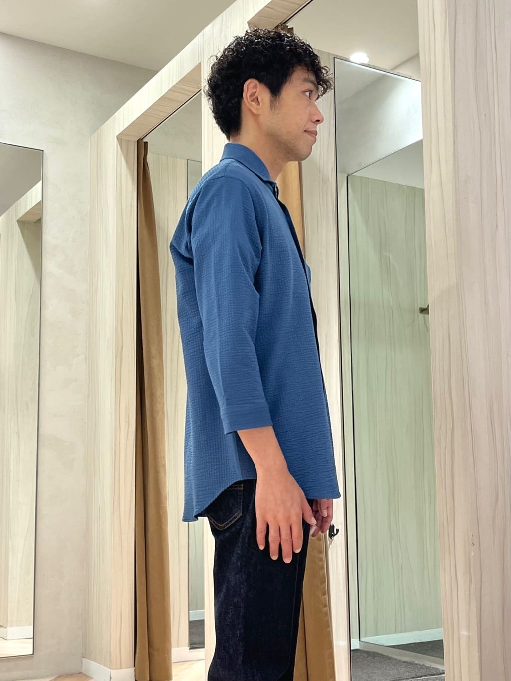 URAさんの「TAKEO KIKUCHI｜【COOL CITY WEAR】ワンポイント刺しゅう ポケットTシャツ /接触冷感」を使ったコーディネート