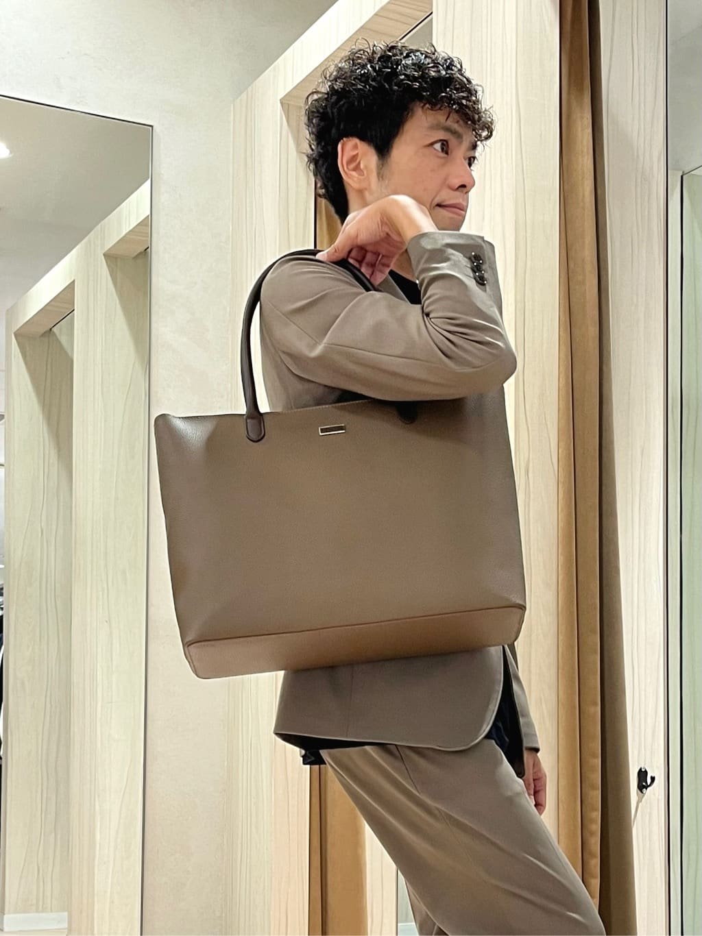 URAさんの「TAKEO KIKUCHI｜【360&deg;ストレッチ／セットアップ対応】None Of Stress ジャケット」を使ったコーディネート