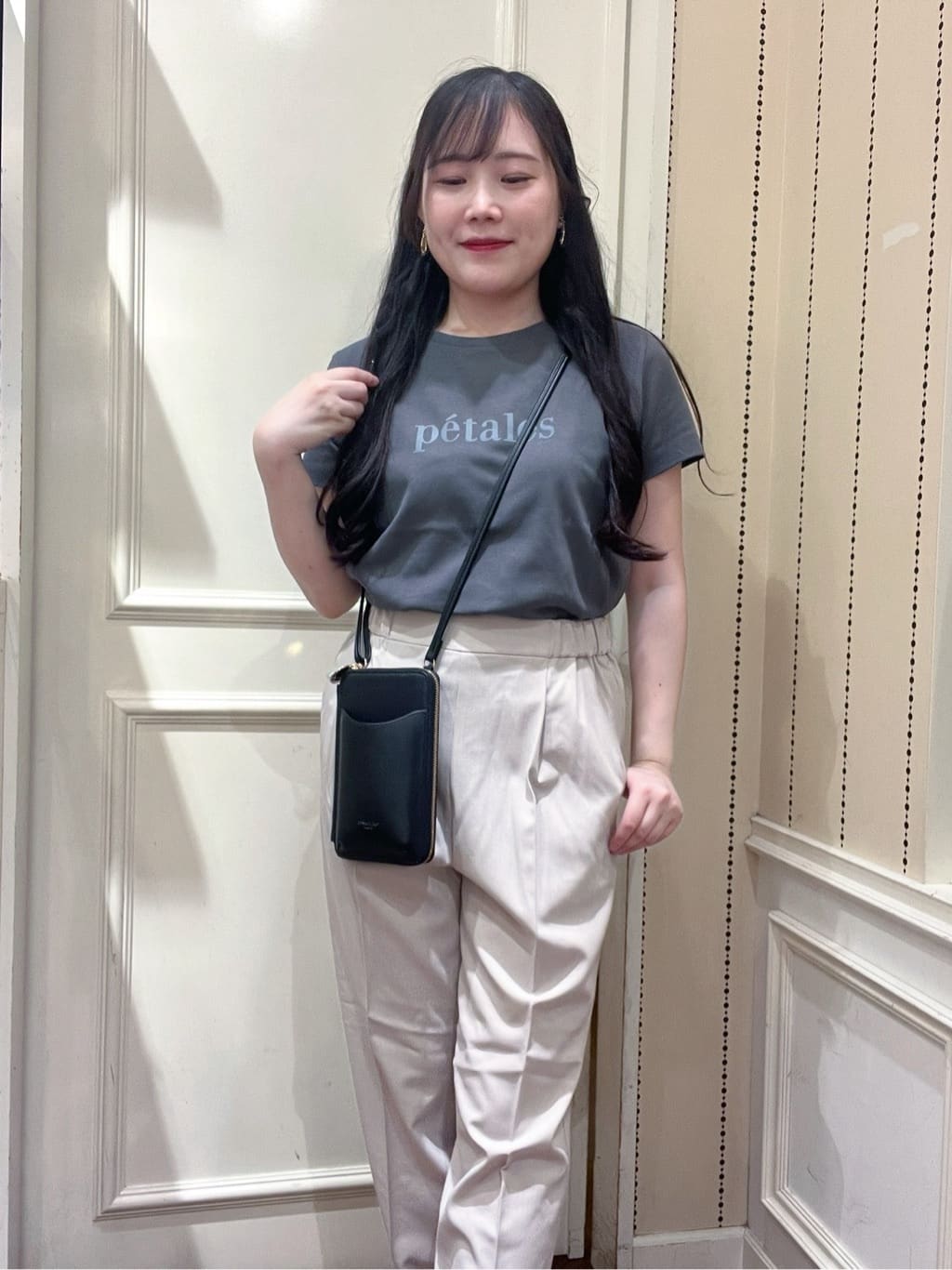Hitomiさんの「index｜《S-LLサイズ》フロッキーロゴTシャツ【接触冷感／UVケア／洗濯機洗い可】」を使ったコーディネート