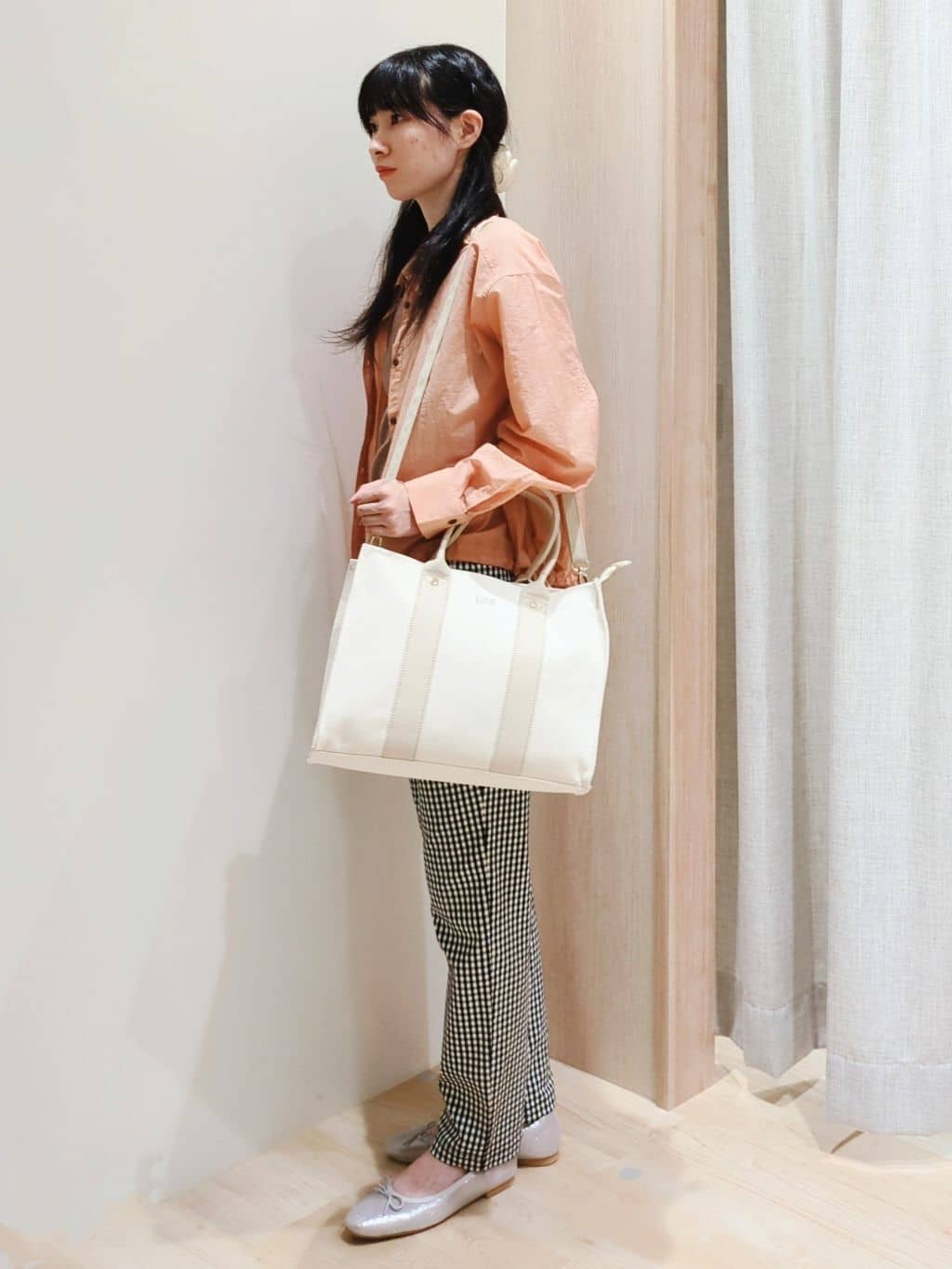 Yuiさんの「grove｜【冷感】サマーハイパーストレッチテーパードパンツ」を使ったコーディネート