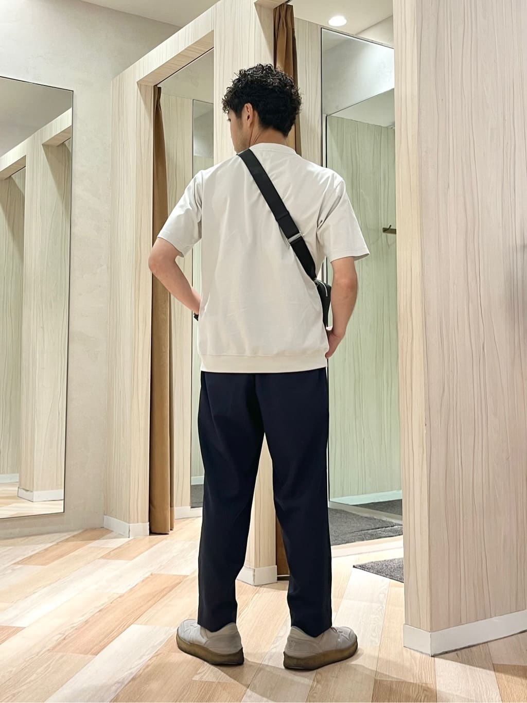 URAさんの「TAKEO KIKUCHI｜【抗菌防臭／5サイズ展開】ハイゲージポンチ Tシャツ」を使ったコーディネート