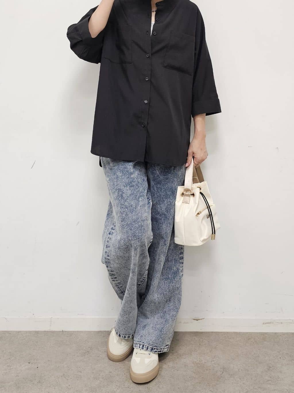 ゆゆさんの「SHOO･LA･RUE｜【S-LL/洗濯後しわになりにくい】コットン風 前あきドルマンブラウス」を使ったコーディネート