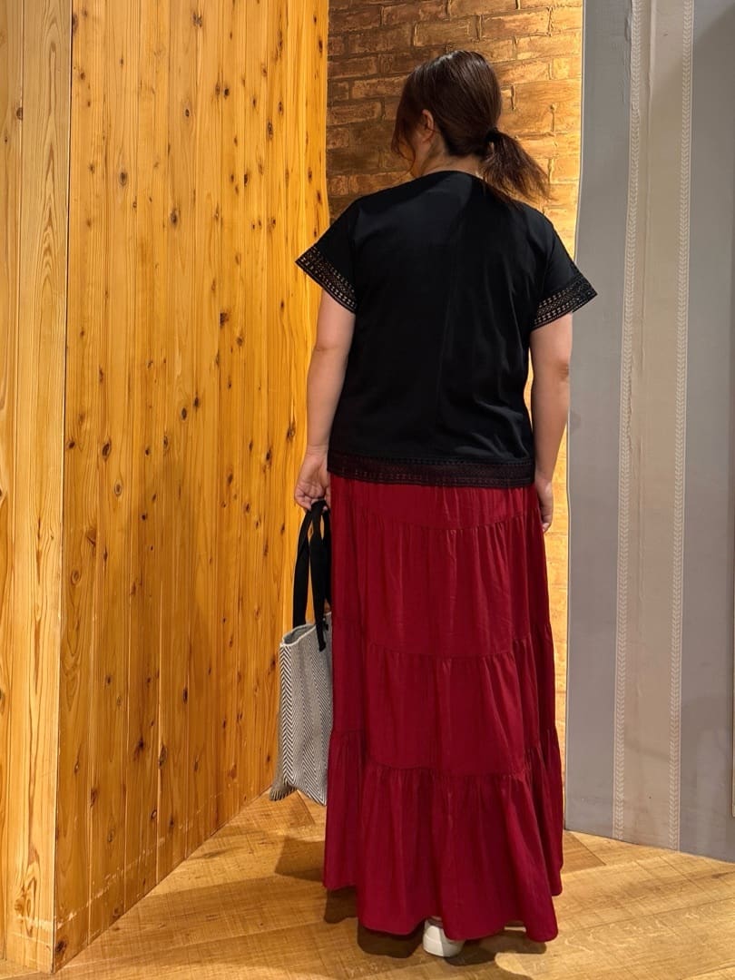 ゆかぴさんの「SHOO･LA･RUE｜【S-LL/ひんやり】インせず決まる 楽してきれいなレース付きトップス」を使ったコーディネート