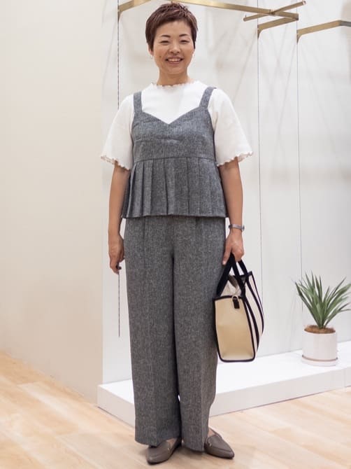 シュウコさんの「grove｜【2点SET/体型カバー】夏から秋まで着まわせる！プリーツビスチェセットアップ」を使ったコーディネート
