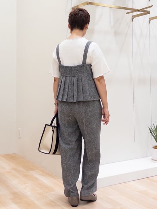 シュウコさんの「grove｜【2点SET/体型カバー】夏から秋まで着まわせる！プリーツビスチェセットアップ」を使ったコーディネート