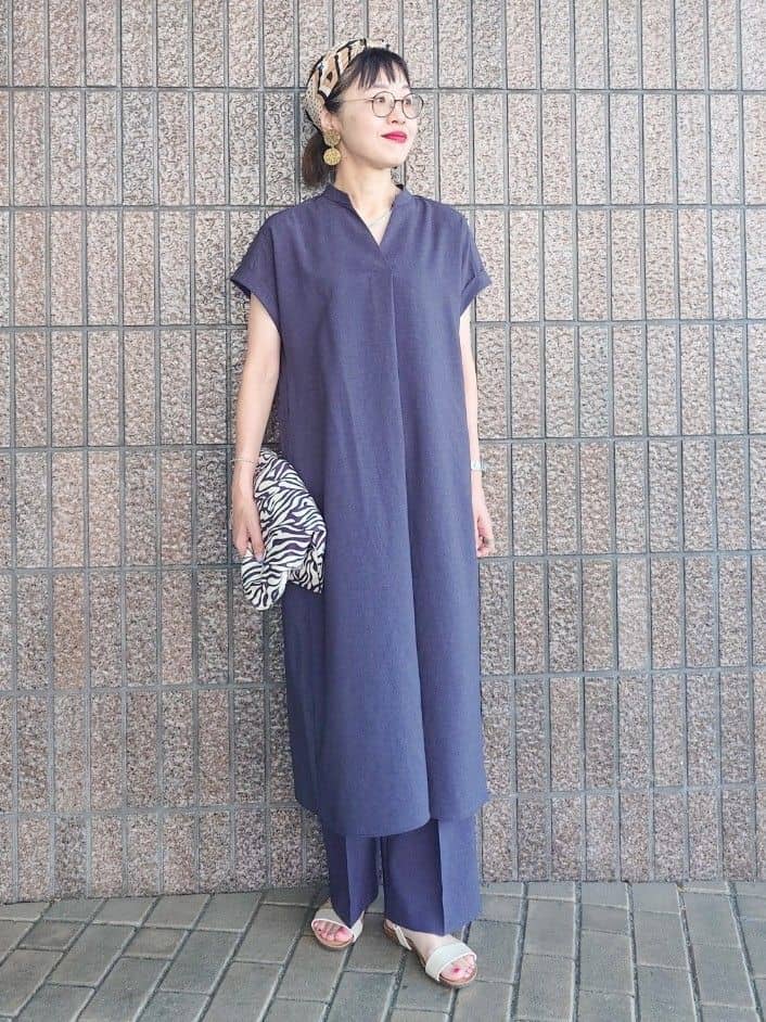 MUTSUKOさんの「UNTITLED｜【UV/はっ水】リラククールワンピース」を使ったコーディネート