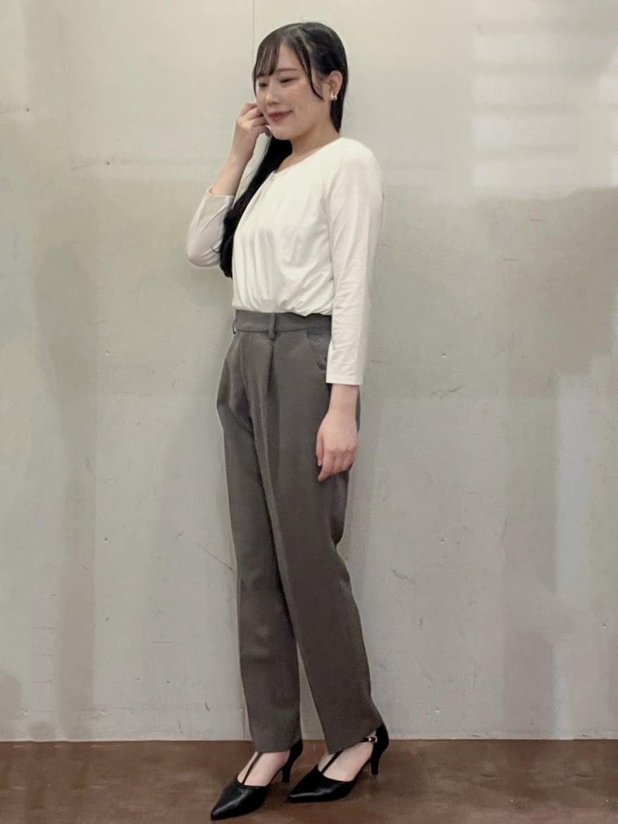 Hitomiさんの「index｜《XS-LLサイズ》ストレッチテーパードパンツ／セットアップ対応【洗濯機洗い可／イージーアイロン／防」を使ったコーディネート
