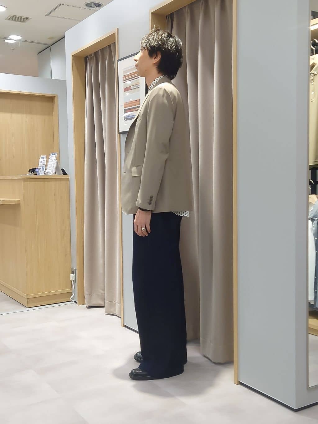 kawamuさんの「TAKEO KIKUCHI｜ボーラーハット柄 長袖シャツ」を使ったコーディネート